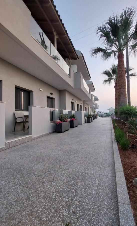 Aspri Petra Apartments Аналипси Экстерьер фото