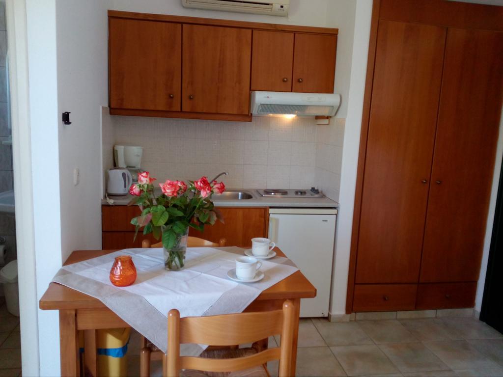 Aspri Petra Apartments Аналипси Экстерьер фото